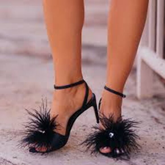 NEW CLAUDIA LISOTTA Made In Brazil Leather Leah Feather Heeled Sandals black 253